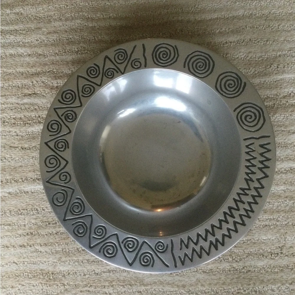 Reggae (Armetale, Holloware) by WILTON ARMETALE 10.5 inch Round Vegetable Bowl